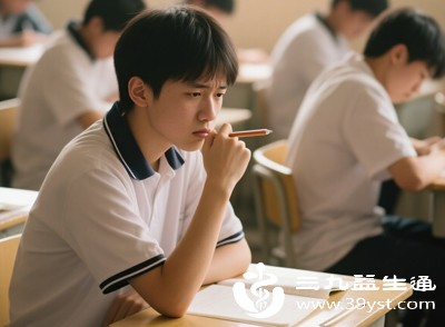 面临考试的学生可能梦到“考场失利”,职场人士可能梦到“工作失误被批评” 面临考试的学生可能梦到“考场失利”,职场人士可能梦到“工作失误被批评”