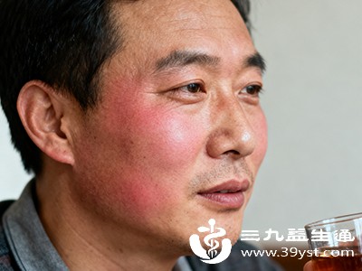 部分人喝酒后不会立即脸红，而是在饮酒一段时间后才出现脸红