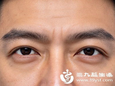 每天早晚护肤时操作,坚持可以缓解肌肉紧绷,减少纹路加深。注意,如果皮肤有炎症、破损,暂停按摩 每天早晚护肤时操作,坚持可以缓解肌肉紧绷,减少纹路加深。注意,如果皮肤有炎症、破损,暂停按摩