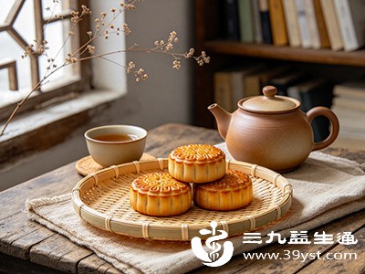 很多“无糖月饼”只是不含蔗糖,但可能添加了麦芽糖浆、果葡糖浆,或者用代糖替代 很多“无糖月饼”只是不含蔗糖,但可能添加了麦芽糖浆、果葡糖浆,或者用代糖替代