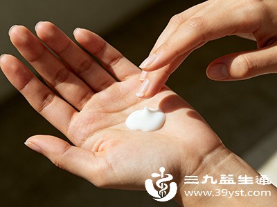 涂抹孕妇专用的防晒霜 涂抹孕妇专用的防晒霜