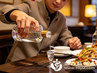 从性功能保护角度,最安全的选择是尽量少喝或不喝,尤其是避免空腹饮酒、连续饮酒,减少酒精对身体的刺激 从性功能保护角度,最安全的选择是尽量少喝或不喝,尤其是避免空腹饮酒、连续饮酒,减少酒精对身体的刺激