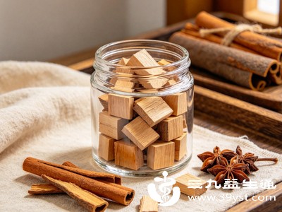 樟木作为天然的健康好物,以其安全温和的特性,在驱虫护物、净化空气、舒缓身心等方面为我们的生活提供了诸多助力 樟木作为天然的健康好物,以其安全温和的特性,在驱虫护物、净化空气、舒缓身心等方面为我们的生活提供了诸多助力