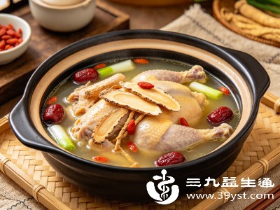 当归炖鸡本身已经含有鸡肉的脂肪,若再搭配肥肉、油炸食品等过于油腻的食材,会导致整体脂肪含量过高,不仅难以消化,还可能引起血脂升高,尤其不利于心血管健康 当归炖鸡本身已经含有鸡肉的脂肪,若再搭配肥肉、油炸食品等过于油腻的食材,会导致整体脂肪含量过高,不仅难以消化,还可能引起血脂升高,尤其不利于心血管健康
