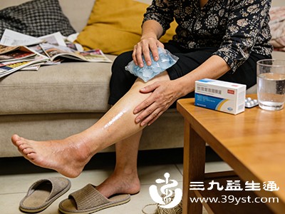 脚部肿胀且按压凹陷不明显 脚部肿胀且按压凹陷不明显