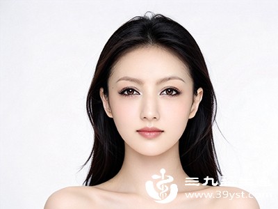 痣周围皮肤出现红肿、瘙痒、疼痛，或附近出现新的小痣（卫星痣），也需及时检查