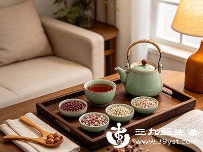 任何食疗方都讲究“适量”，红豆芡实薏仁茶也不例外