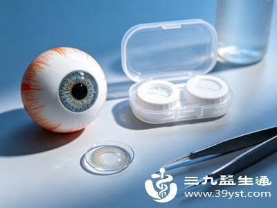 戴上后如果感觉眼睛舒适、视物清晰,没有异物感,说明是正面 戴上后如果感觉眼睛舒适、视物清晰,没有异物感,说明是正面