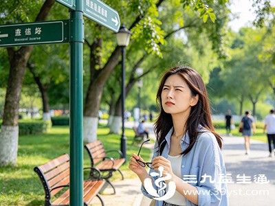 眯眼的代价，不只是皱纹