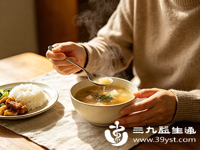 饭前喝汤,和边吃边喝不一样 饭前喝汤,和边吃边喝不一样