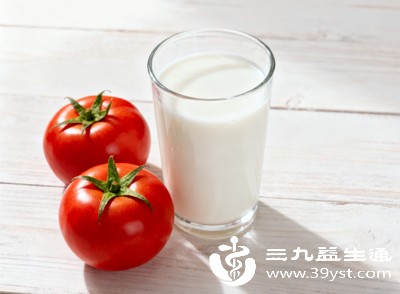 胃酸过多、胃炎人群，西红柿果酸会刺激胃酸分泌，牛奶蛋白结块会延缓消化，容易引发反酸、烧心、胃部闷胀