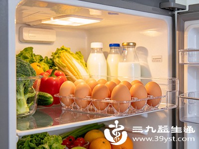 冷藏条件下,鸡蛋一般可保存3-5周,但建议2周内吃完 冷藏条件下,鸡蛋一般可保存3-5周,但建议2周内吃完