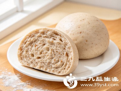 如果以前主食吃得偏多,比如一顿两个大白馒头、再加面条或米饭,现在换成一个小全麦馒头,并搭配蔬菜和蛋白质,确实可能慢慢瘦下来 如果以前主食吃得偏多,比如一顿两个大白馒头、再加面条或米饭,现在换成一个小全麦馒头,并搭配蔬菜和蛋白质,确实可能慢慢瘦下来