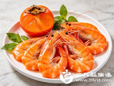 虾+柿子:空腹大量同食易腹胀 虾+柿子:空腹大量同食易腹胀