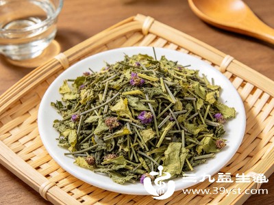 地丁草中含有多种天然抗氧化化合物,这些成分能帮助清除体内多余的自由基,减少环境因素对身体细胞的影响 地丁草中含有多种天然抗氧化化合物,这些成分能帮助清除体内多余的自由基,减少环境因素对身体细胞的影响