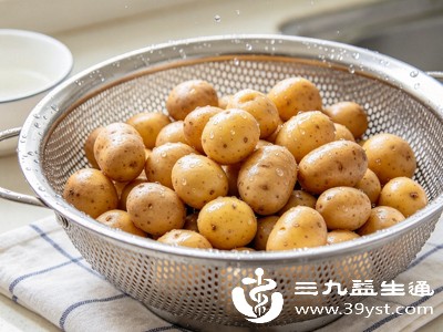 山药豆虽好,但需适量食用,因其碳水化合物含量较高,过量食用可能导致腹胀或血糖波动,一般每天食用50-100克为宜 山药豆虽好,但需适量食用,因其碳水化合物含量较高,过量食用可能导致腹胀或血糖波动,一般每天食用50-100克为宜