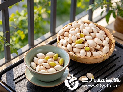 生吃风险最高，即便是煮熟的白果，过量同样会出问题