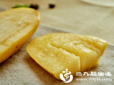 对于芒果来说，每天吃1个中等大小的芒果（约150-200克），摄入的热量大约在90-140大卡，这个量既能满足口腹之欲，又不会给体重带来太大负担