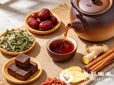 益母红糖的温热属性使其在驱寒暖身、养护脾胃方面也有不错的表现,适配多种日常养生场景 益母红糖的温热属性使其在驱寒暖身、养护脾胃方面也有不错的表现,适配多种日常养生场景