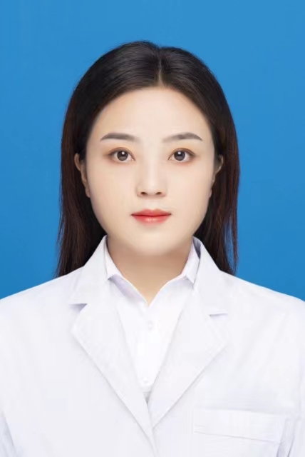 何洪月