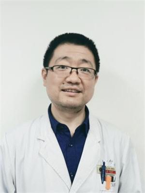 屈偉