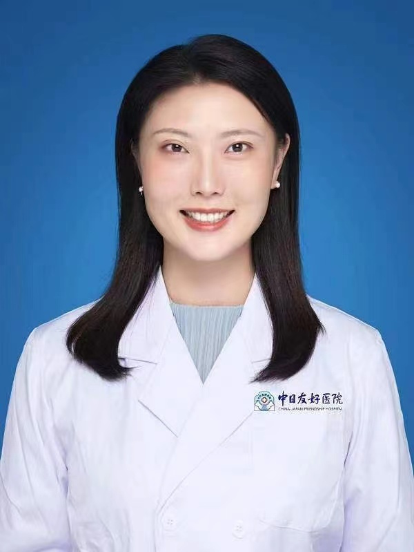 李依潔