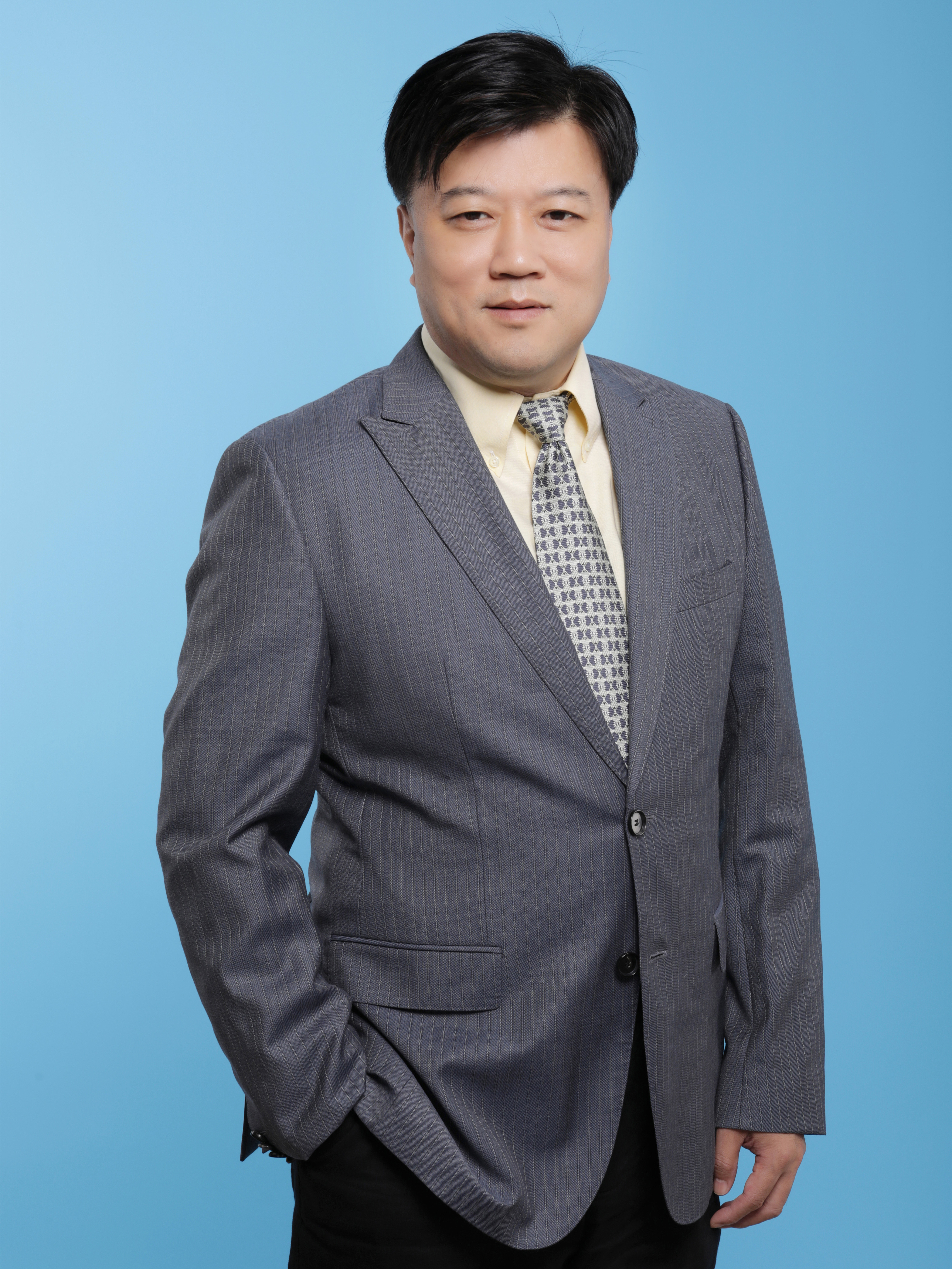 石暐