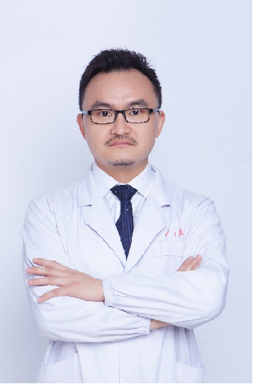 常炜