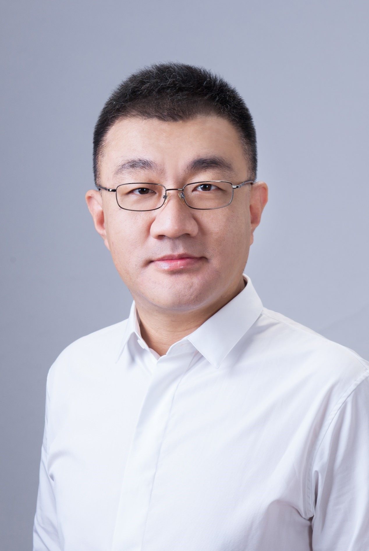 薄世寧