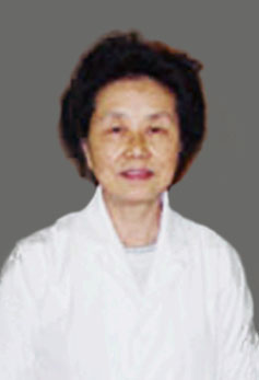 周覺初