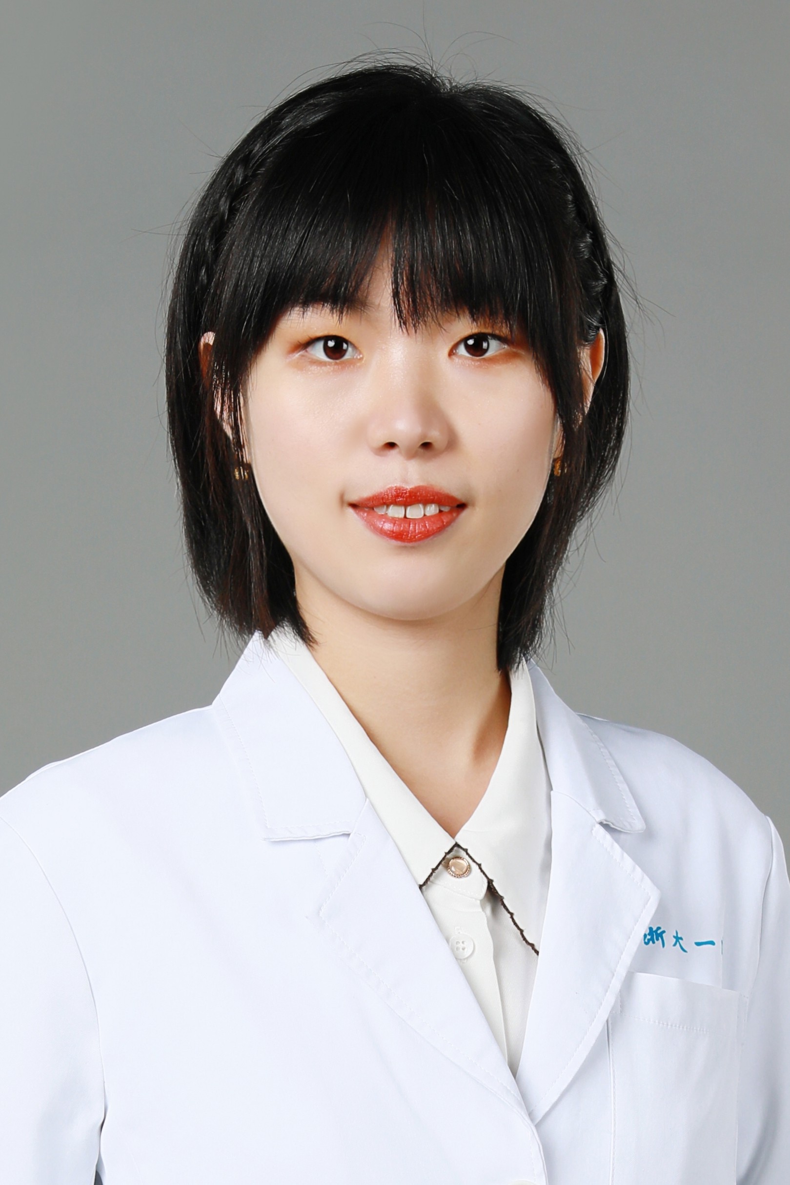 杨迎