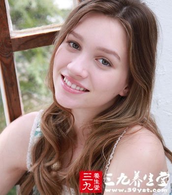 女人怎么保养自己年轻漂亮 133Z33342-3.jpg