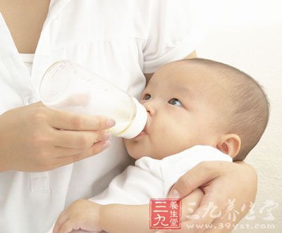 如何给宝宝断奶成功 58-121030104S2X5.jpg