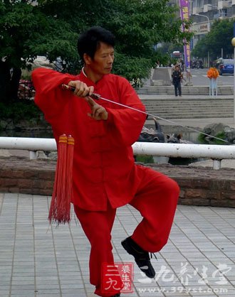 李德印32式太极剑剑谱 如何去练习32式太极剑