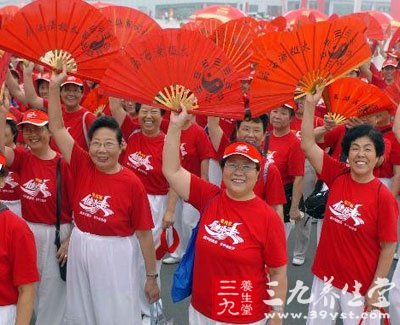 中國太極功夫扇第一段如何學習 太極功夫扇 怎樣學李德印第一套太極扇