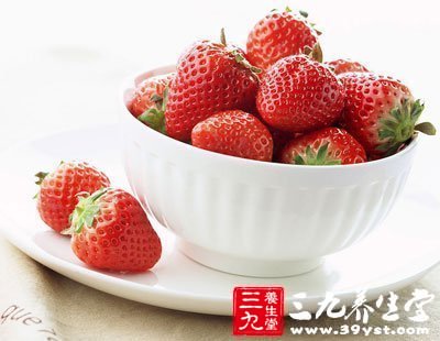冬天怎么保护草莓 120I311R-4.jpg