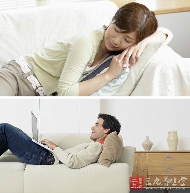 术后尽量采取半卧位休息