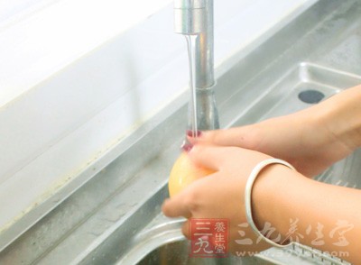 如何快速去鱼刺的好方法 20170228020636618.jpg